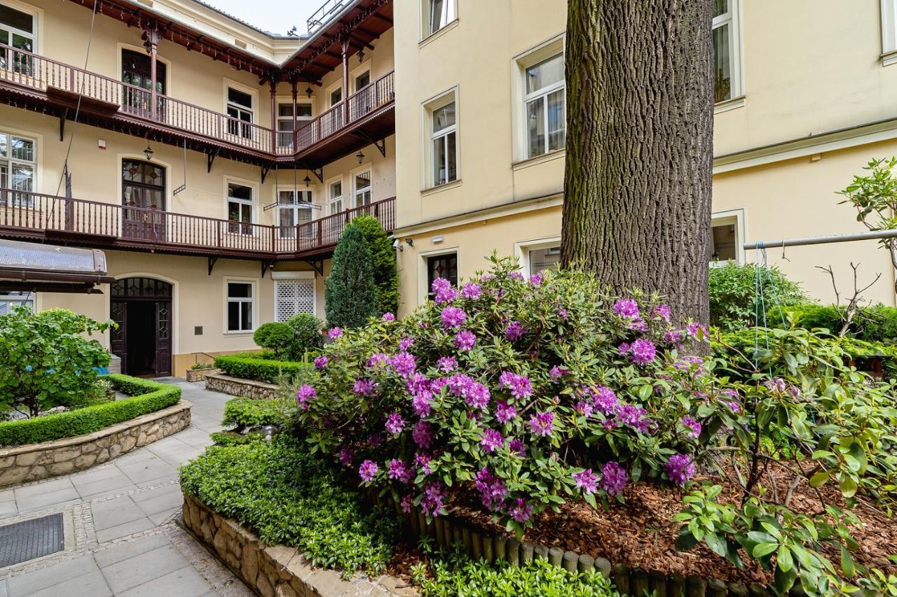 Elegant 2* Kraków